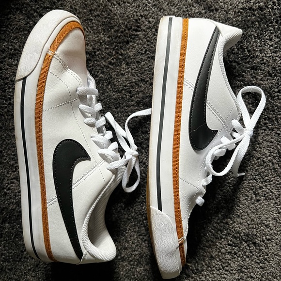 Nike NWOT Nike Court Legacy Youth 6Y/ Women’s 7.5 - Picture 1 of 7